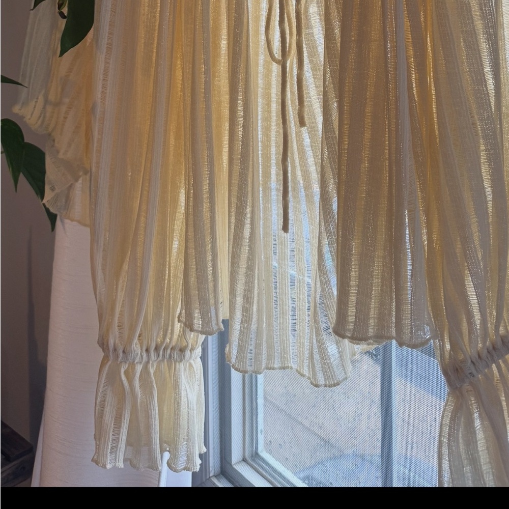 Beautiful Anthropologie ruffled top. - Picture 5 of 5